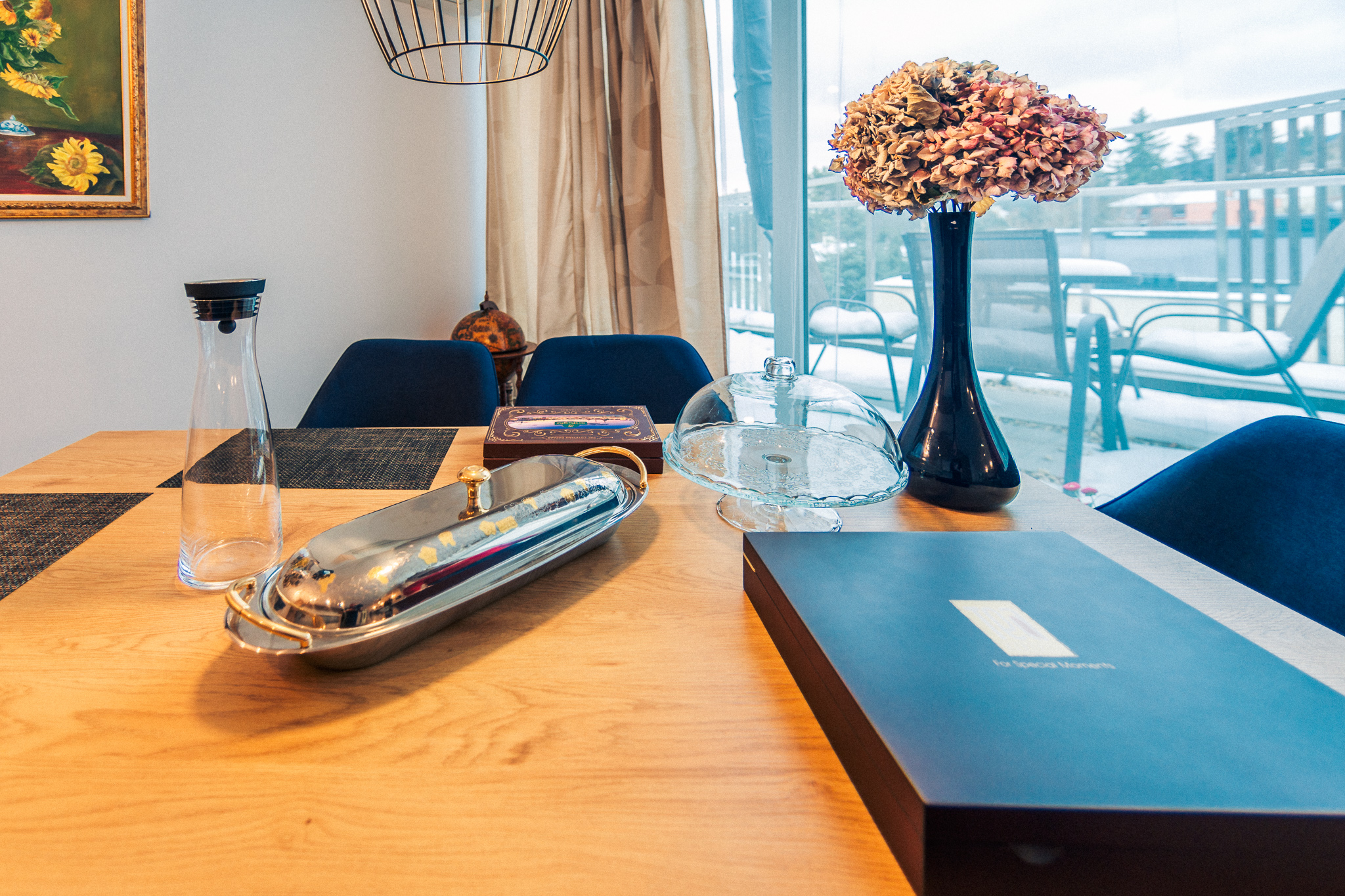 Decoration arrangement